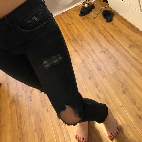 Black Zara Distressed Jeans - Picture 5 of 7